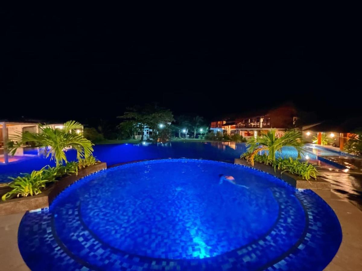 Vistapaloma beach resort Odiong Exterior foto